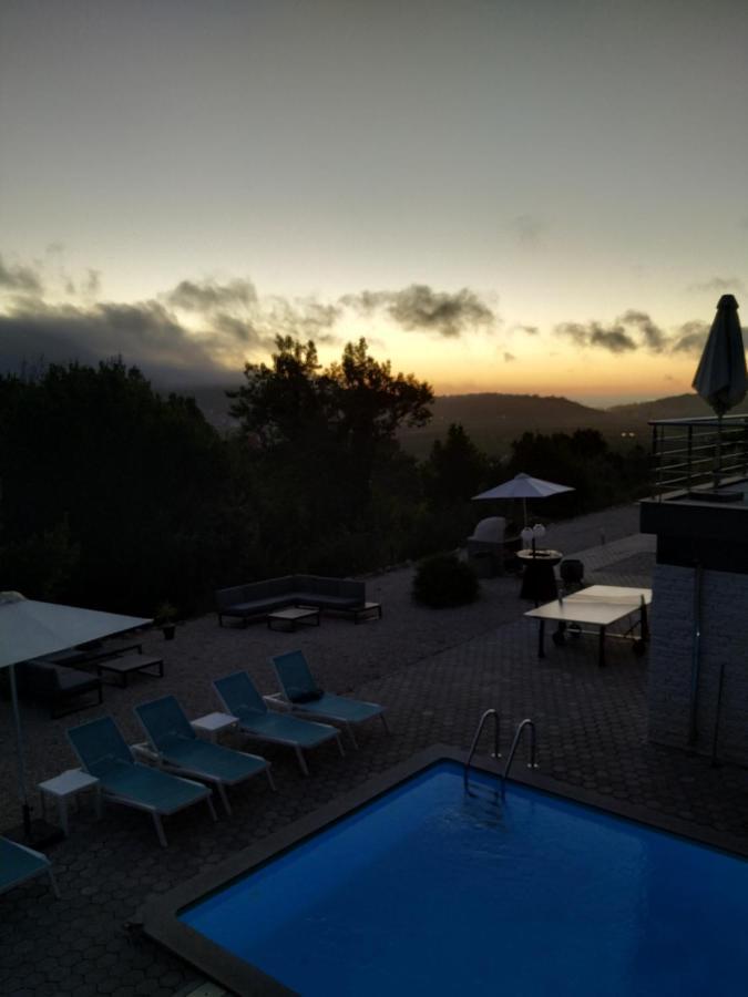 Colina Casa * Cela Velha